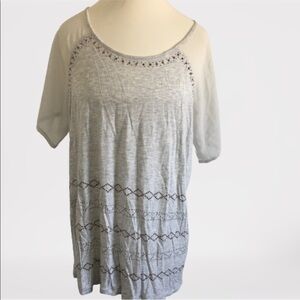 Design History Women’s scoop neck tee size XL